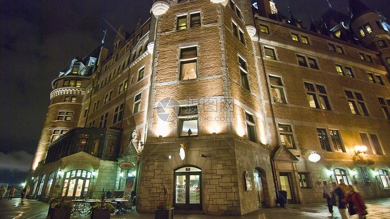 小标题：周边游酒店早餐的性价比考量因素